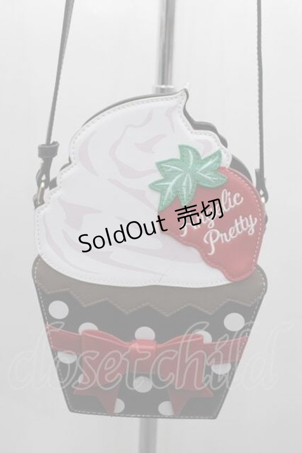 画像1: Angelic Pretty / Strawberry Cupcakeショルダーバッグ  黒 I-25-10-04-015-AP-BG-SA-ZI (1)