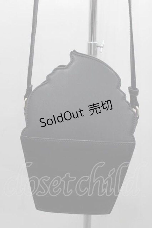 画像2: Angelic Pretty / Strawberry Cupcakeショルダーバッグ  黒 I-25-10-04-015-AP-BG-SA-ZI (2)