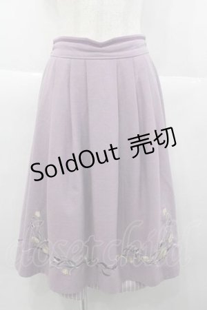 画像: axes femme POETIQUE / チューリップ刺繍タックスカート  ラベンダー I-25-10-10-097-AX-SK-SA-ZI