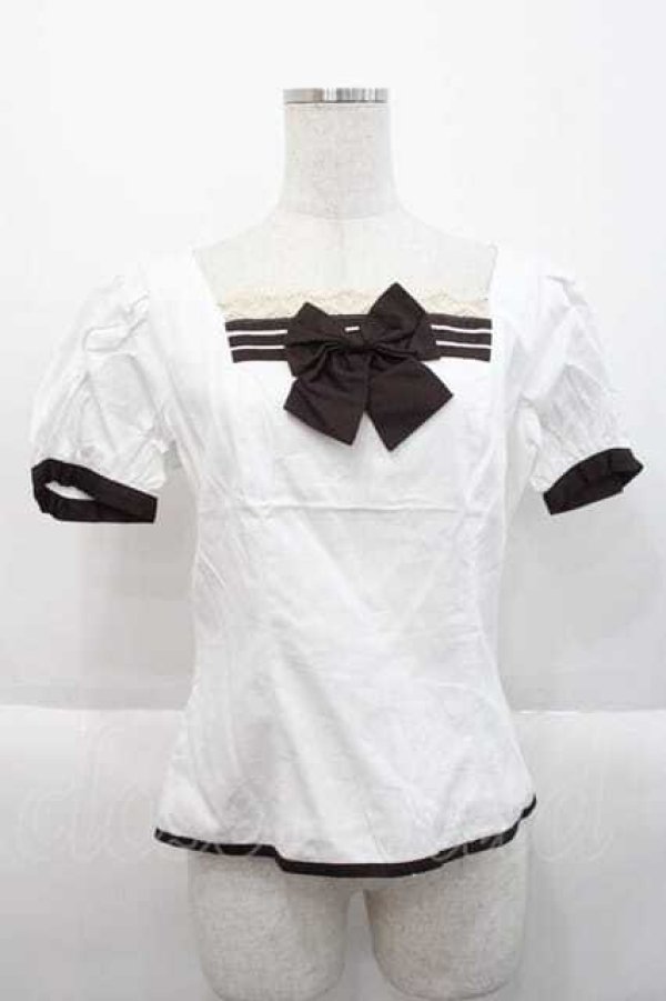 画像1: MARBLE / リボンブローチ付き半袖ブラウス  白Ｘブラウン I-25-10-10-028-GO-BL-SA-ZI (1)