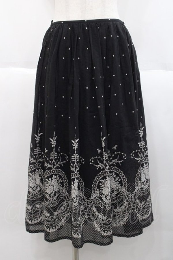 画像1: INGEBORG / セットアップスカート  フラワーブーケ黒 I-25-10-18-069-LO-SK-SA-ZI (1)