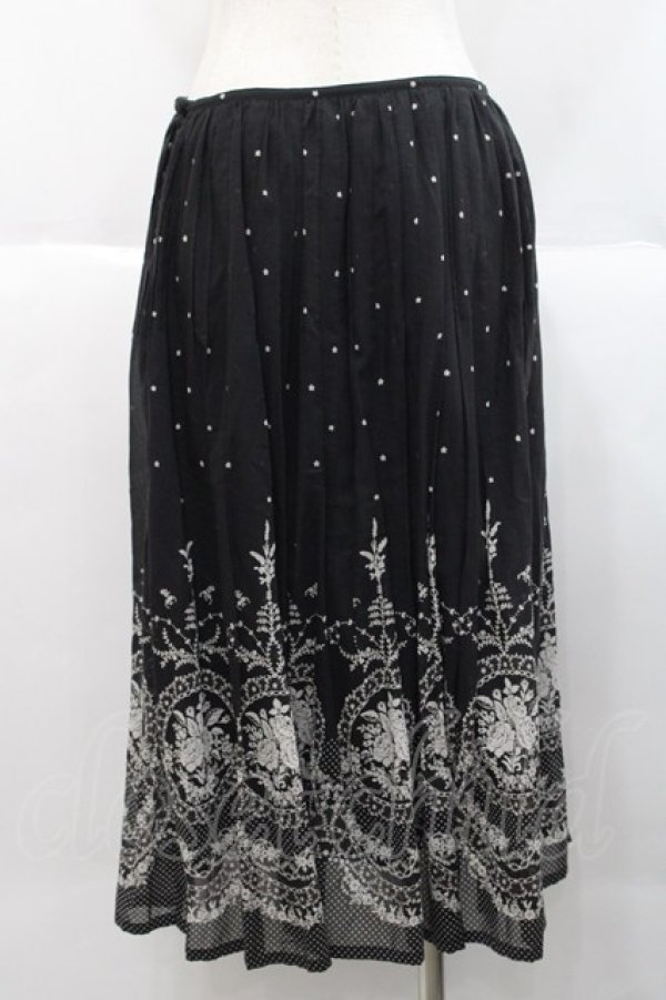 画像2: INGEBORG / セットアップスカート  フラワーブーケ黒 I-25-10-18-069-LO-SK-SA-ZI (2)