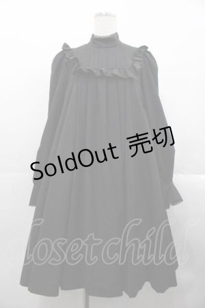 画像: Sheglit / "Sistina"タックワンピース  黒 I-25-10-21-058-EL-OP-SA-ZI