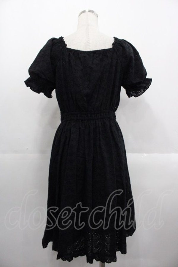画像2: axes femme POETIQUE / 【柴田あやなさんコラボ】コットンレースワンピース  黒 I-25-10-24-106-AX-OP-SA-ZI (2)