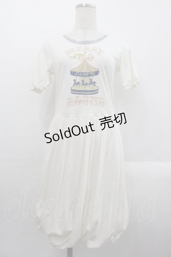 画像1: Fi.n.t Cherry / メリーゴーラウンドプリントバルーン半袖ワンピース  アイボリーＸ青 I-25-10-24-109-LO-OP-SA-ZI (1)