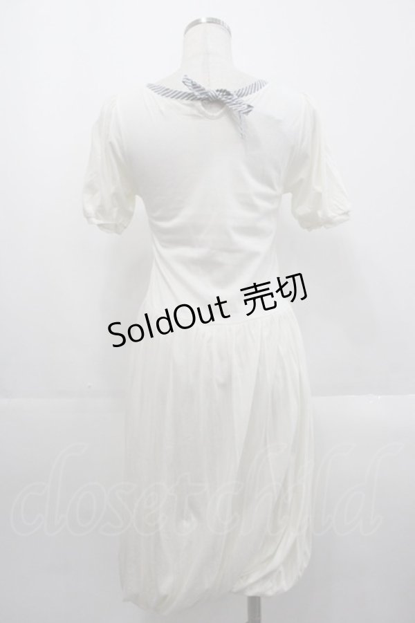 画像2: Fi.n.t Cherry / メリーゴーラウンドプリントバルーン半袖ワンピース  アイボリーＸ青 I-25-10-24-109-LO-OP-SA-ZI (2)