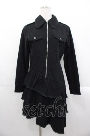 画像: PEACE NOW / 裾3段フリルコート  黒 I-25-10-29-049-PU-CO-SA-ZI