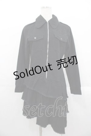 画像: PEACE NOW / 裾3段フリルコート  黒 I-25-10-29-049-PU-CO-SA-ZI