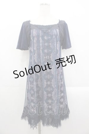 画像: Ozz oneste / 蝶プリントチュール重ね半袖ワンピース  ネイビー I-25-10-29-050-OO-OP-SA-ZI