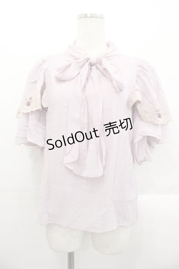 画像1: axes femme / レース風刺繍入フリルブラウス  ラベンダー I-25-10-29-010-AX-BL-SA-ZI (1)