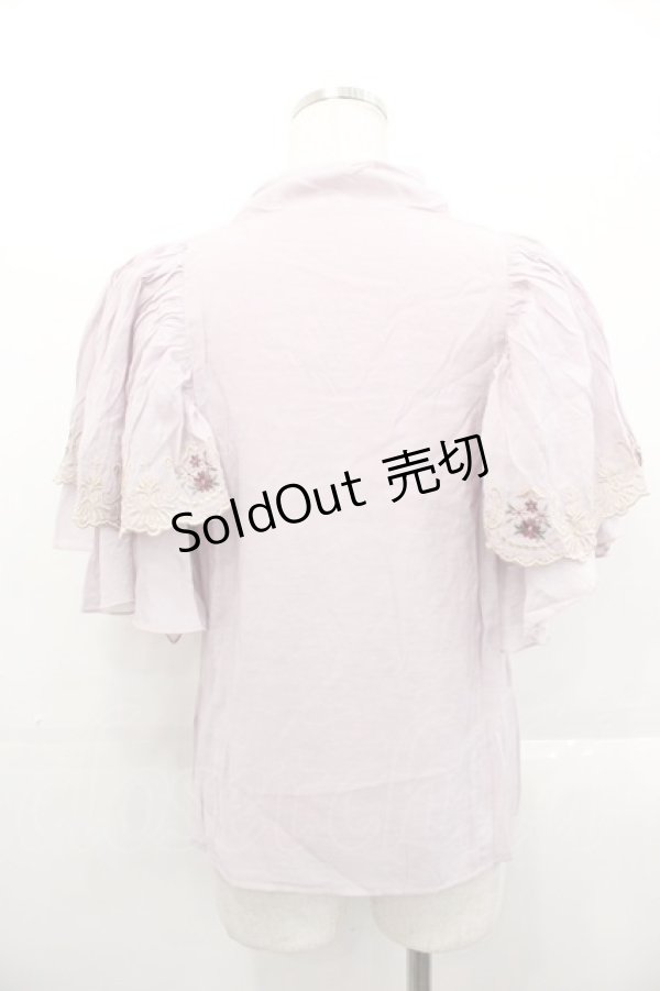 画像2: axes femme / レース風刺繍入フリルブラウス  ラベンダー I-25-10-29-010-AX-BL-SA-ZI (2)