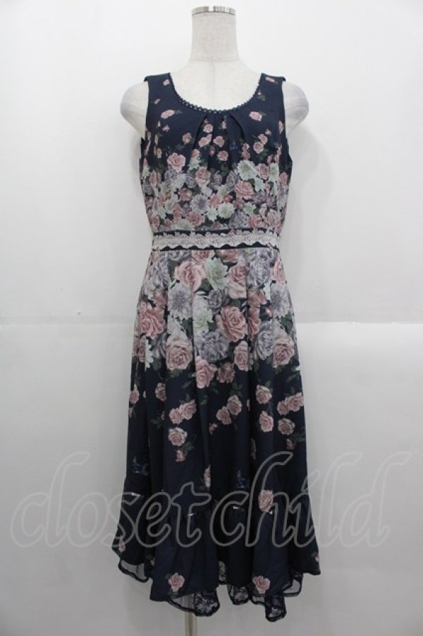 画像1: axes femme / 蔓薔薇柄ノースリワンピース  ネイビー I-25-10-29-035-AX-OP-SA-ZI (1)