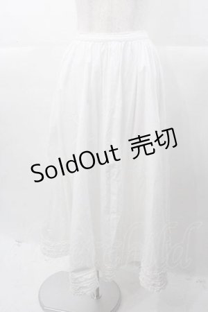 画像: PINK HOUSE / 裾フリル&ハシゴレーススカート  ホワイト I-25-11-04-074-LO-SK-SA-ZI