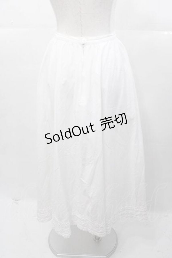 画像2: PINK HOUSE / 裾フリル&ハシゴレーススカート  ホワイト I-25-11-04-074-LO-SK-SA-ZI (2)