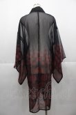 画像2: axes femme kawaii / 彼岸花柄シアー着物風羽織  黒Ｘ赤Ｘ白 I-25-11-07-061-AX-TO-SA-ZI (2)