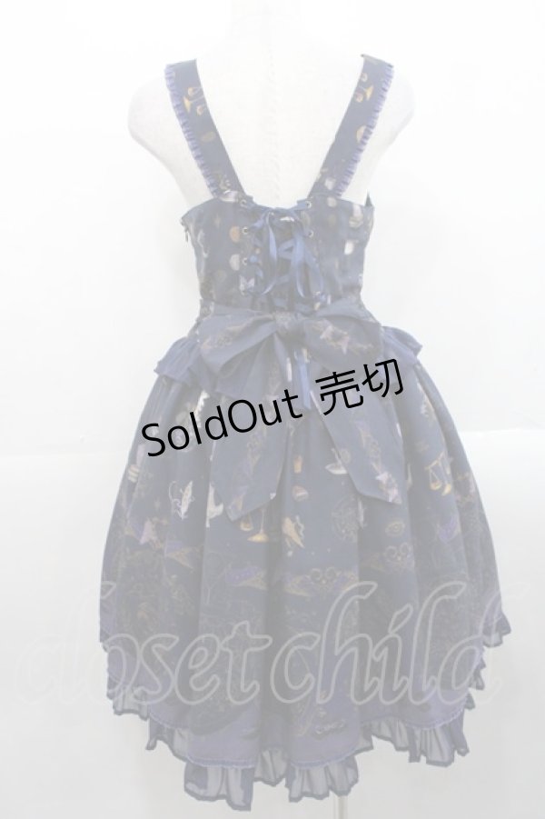 画像2: ALICE and the PIRATES / 魔女と悪魔の西洋菓子店〜ソロモンの小さな鍵と秘密のレシピ〜柄ジャンパースカートI  ネイビー I-25-11-12-036-PA-OP-SA-ZI (2)