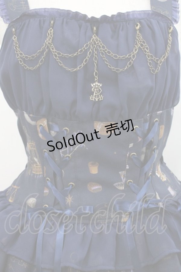 画像3: ALICE and the PIRATES / 魔女と悪魔の西洋菓子店〜ソロモンの小さな鍵と秘密のレシピ〜柄ジャンパースカートI  ネイビー I-25-11-12-036-PA-OP-SA-ZI (3)