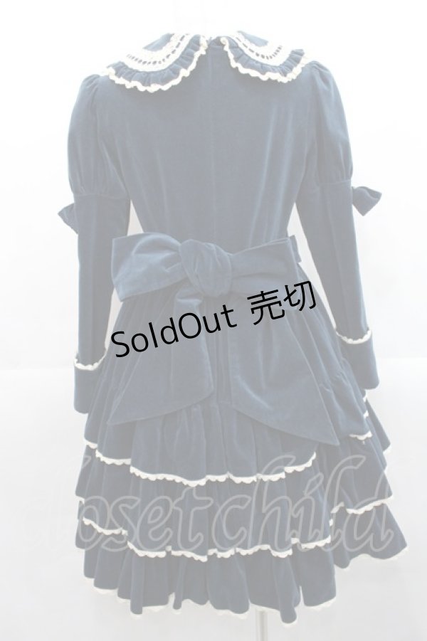 画像2: metamorphose / 別珍三段フリルワンピース  グリーン I-25-11-12-044-ME-OP-SA-ZI (2)