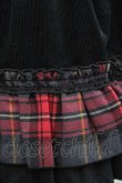 画像3: PUTUMAYO / コーデュロイチェックフリルスカート  黒Ｘ赤チェック I-25-11-15-089-PT-SK-SA-ZI (3)