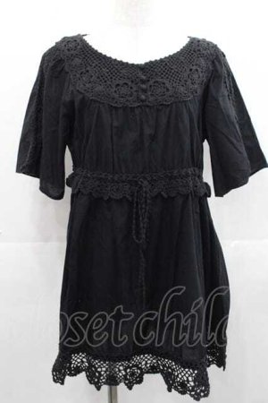 画像: INGEBORG / 編み薔薇レース半袖チュニック  黒 I-25-11-15-019-LO-BL-SA-ZI
