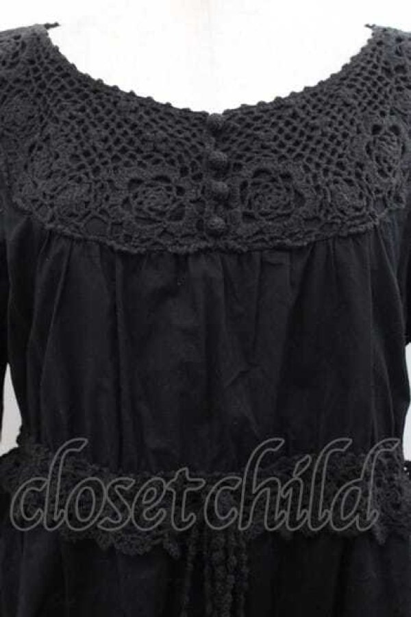画像4: INGEBORG / 編み薔薇レース半袖チュニック  黒 I-25-11-15-019-LO-BL-SA-ZT1227K (4)
