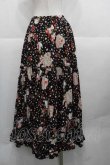 画像2: PINK HOUSE / オーナメントローズプリントスカート  黒 I-25-11-27-068-LO-SK-SA-ZI (2)