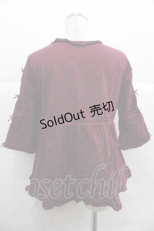 画像2: PINK HOUSE / 袖ミニリボンVネックチュニックシャツ  ボルドー I-25-12-02-023-LO-BL-SA-ZI (2)