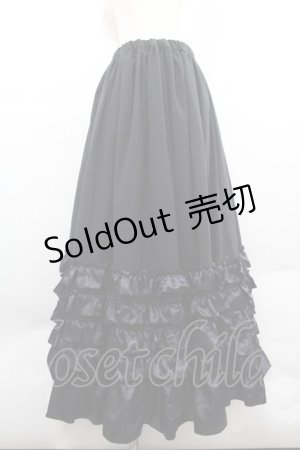 画像: ATELIER PIERROT / 裾サテンフリルロングスカート  黒 I-25-12-06-096-EL-SK-SA-ZI