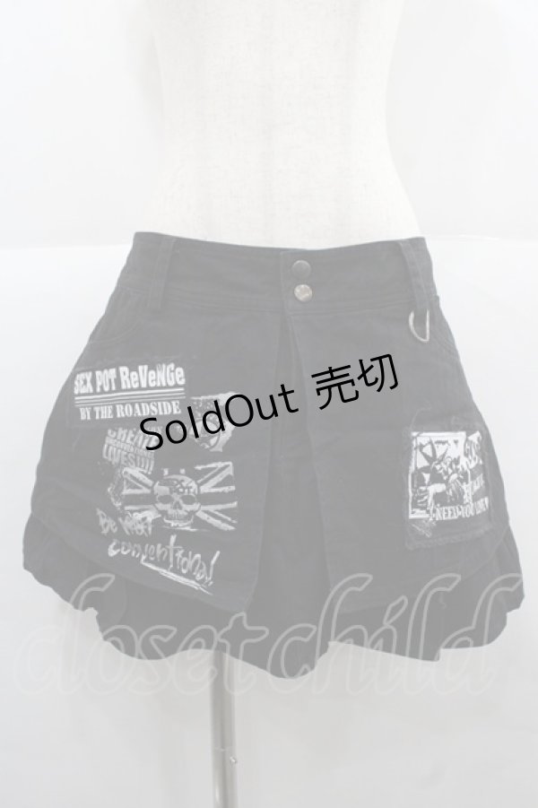 画像1: SEX POT ReVeNGe / ワッペンデザインプリーツスカート L 黒Ｘ白 I-25-12-06-099-SP-SK-SA-ZI (1)