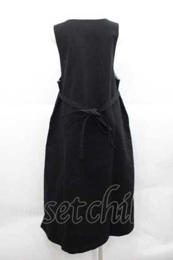 画像2: PINK HOUSE / ロゴプリントジャンパースカート  黒Ｘ白 I-25-12-09-059-LO-OP-SA-ZI (2)