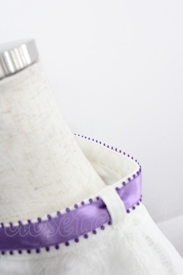 画像3: ALICE and the PIRATES / 薔薇の葬列〜宵闇に咲くアリア〜柄ワンピース  ラベンダー I-25-12-18-064-PA-OP-SA-ZI (3)