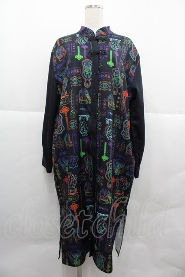 画像1: DXMOUVE / 臓器看板柄チャイナワンピース  黒Ｘカラフル I-25-12-18-085-PU-OP-SA-ZI (1)