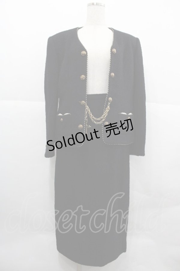 画像1: INGEBORG / クロスチェーン付ノーカラージャケット&スカートセットアップ  ブラック I-25-12-18-089-LO-JA-SA-ZI (1)