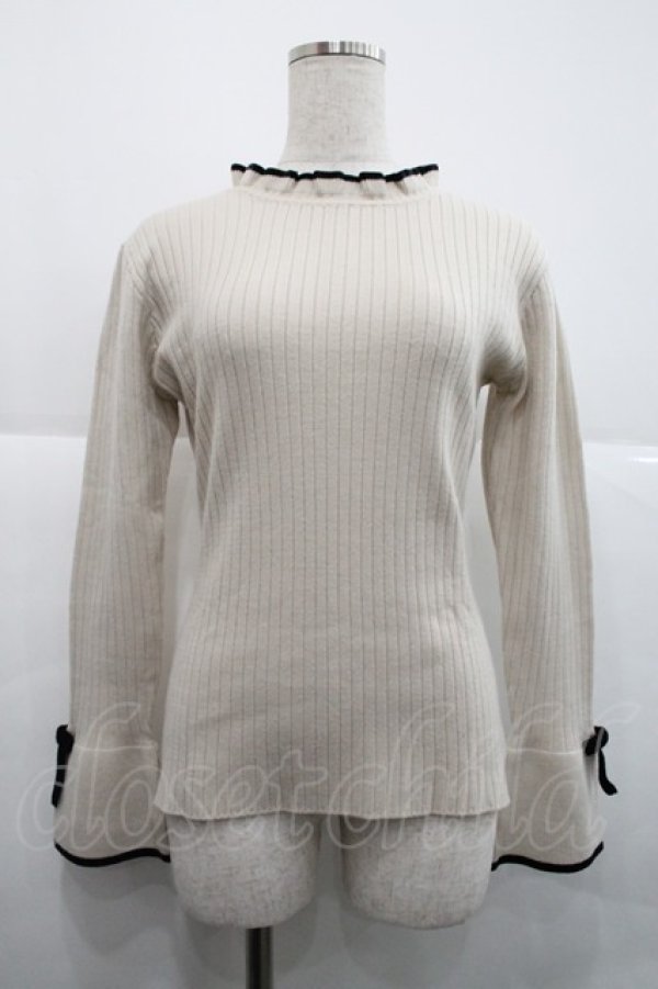 画像1: an another angelus / 配色袖口リボンニットプルオーバー  オフホワイト I-25-12-18-019-CA-TO-SA-ZI (1)