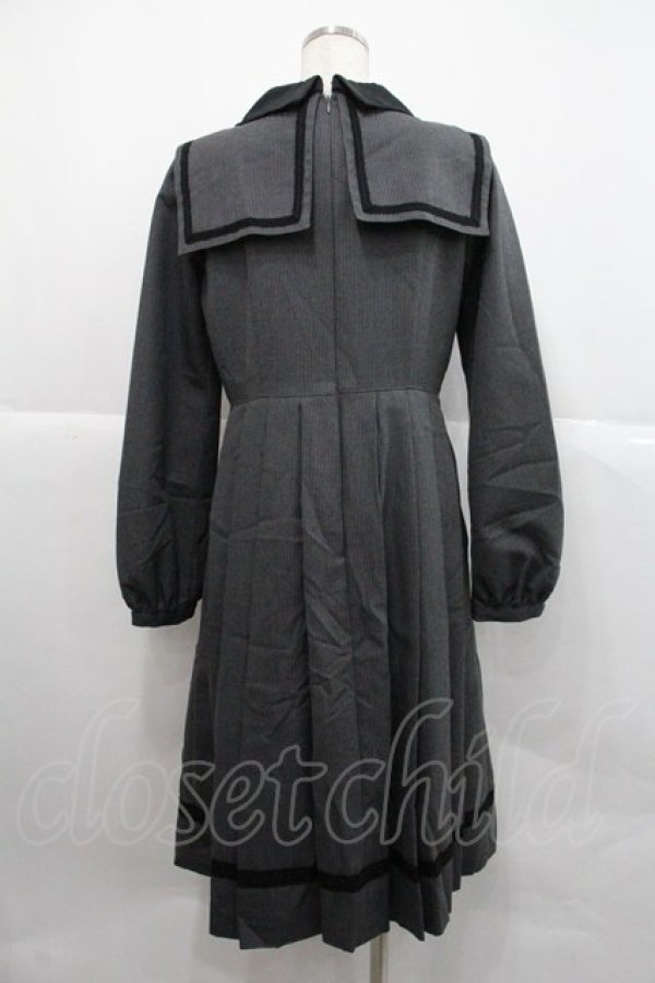 画像2: Emily Temple cute / ダブルカラープリーツワンピース M グレー I-25-12-22-062-ET-OP-SA-ZI (2)