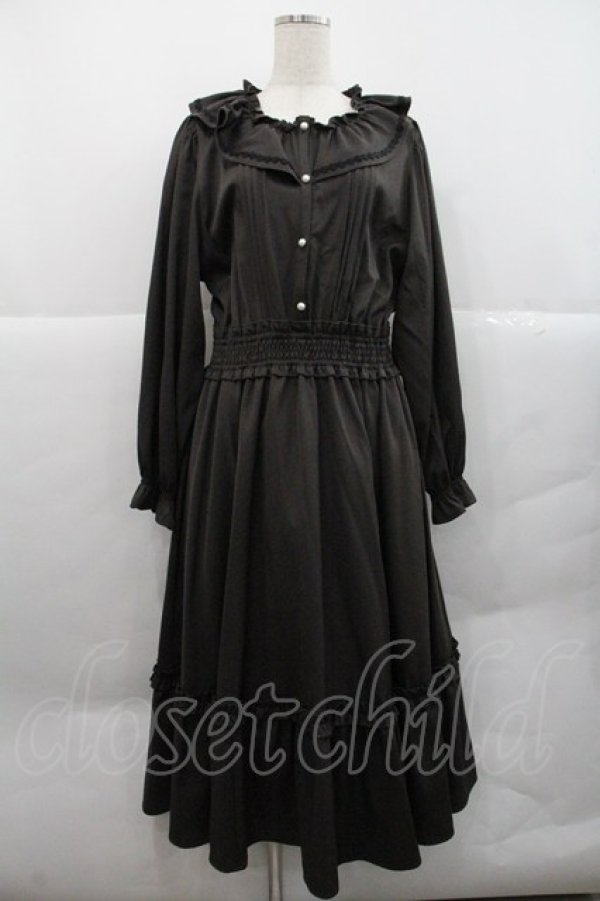 画像1: m petit by misako / フリル襟長袖ワンピース 4L ブラウン I-25-12-22-065-LO-OP-SA-ZI (1)