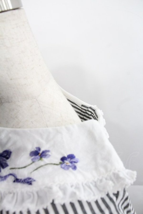 画像3: PINK HOUSE / ローン襟付きストライプミディワンピース  黒Ｘ白 I-25-12-22-083-LO-OP-SA-ZI (3)