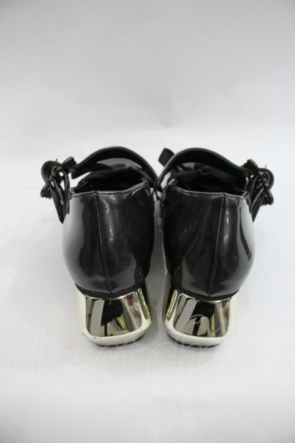 画像2: axes femme kawaii / バックルデザインパンプス L ブラック I-25-12-22-123-AX-SH-TE-ZI (2)