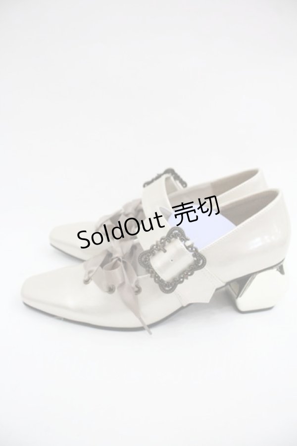 画像2: axes femme kawaii / バックルデザインパンプス L ベージュ I-25-12-24-063-AX-SH-TE-ZI (2)