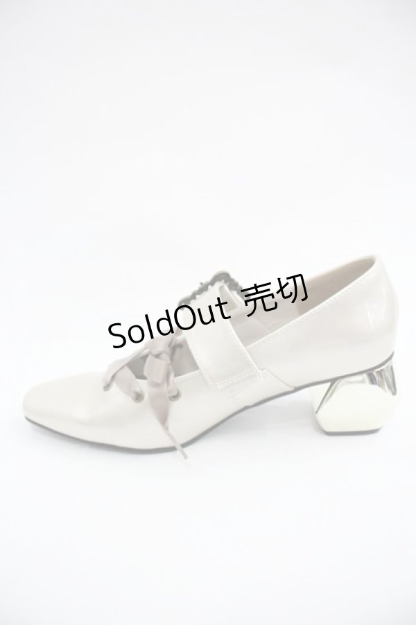 画像4: axes femme kawaii / バックルデザインパンプス L ベージュ I-25-12-24-063-AX-SH-TE-ZI (4)