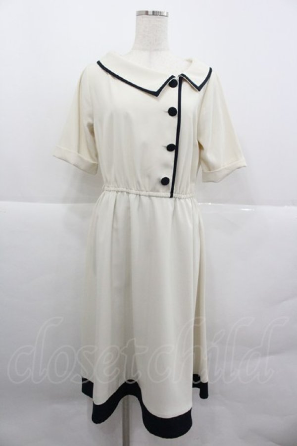 画像1: Fi.n.t / サイド衿バイカラーワンピース  アイボリー I-25-12-24-098-CA-OP-SA-ZI (1)