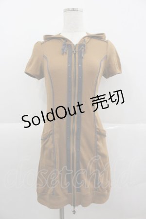 画像: Ozz Croce / 百合紋章ZIPモチーフ半袖パーカーワンピース  ブラウン I-25-12-24-101-OO-OP-SA-ZI