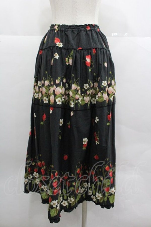 画像2: PINK HOUSE / いちごプリントスカート  黒Ｘ赤 I-25-12-24-124-LO-SK-SA-ZI (2)