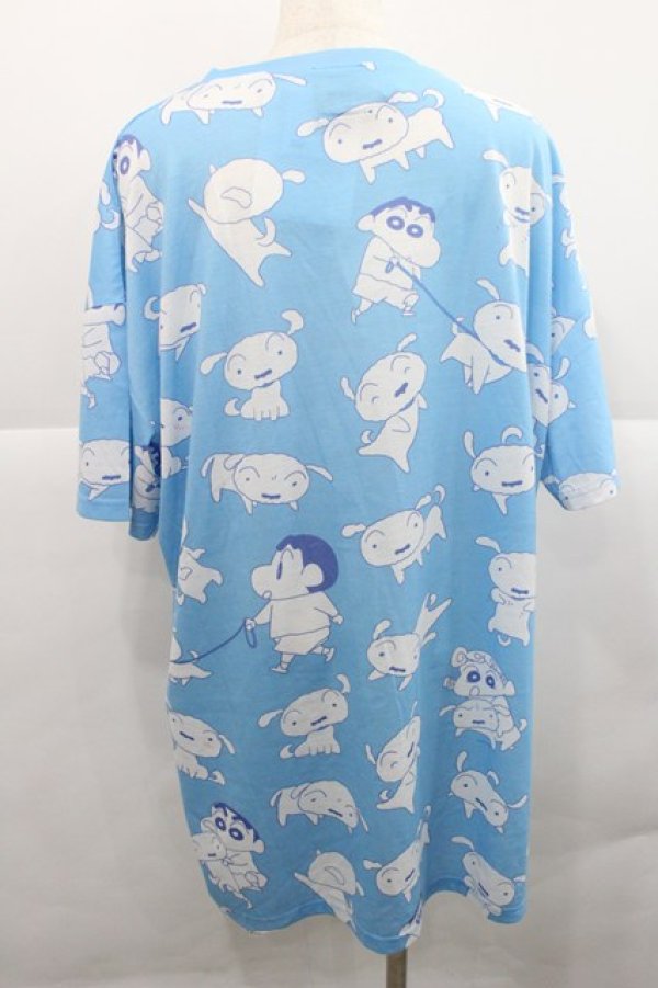 画像2: LISTEN FLAVOR / クレヨンしんちゃんコラボシロ総柄ビッグTシャツ  ライトブルー I-25-12-27-056-PU-TS-SA-ZI (2)