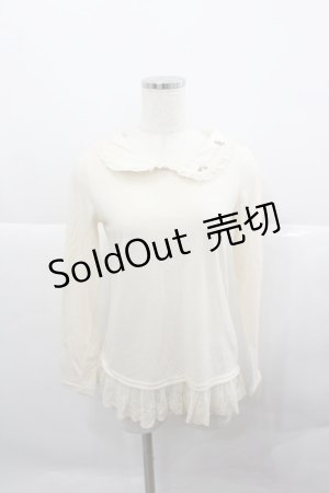 画像: axes femme / 襟付き裾レースインナープルオーバー  アイボリー I-25-12-27-016-AX-TO-SA-ZI