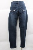 画像2: axes femme / 薔薇チャーム付デニムパギンス  青デニム I-25-12-27-117-AX-PA-SA-ZI (2)