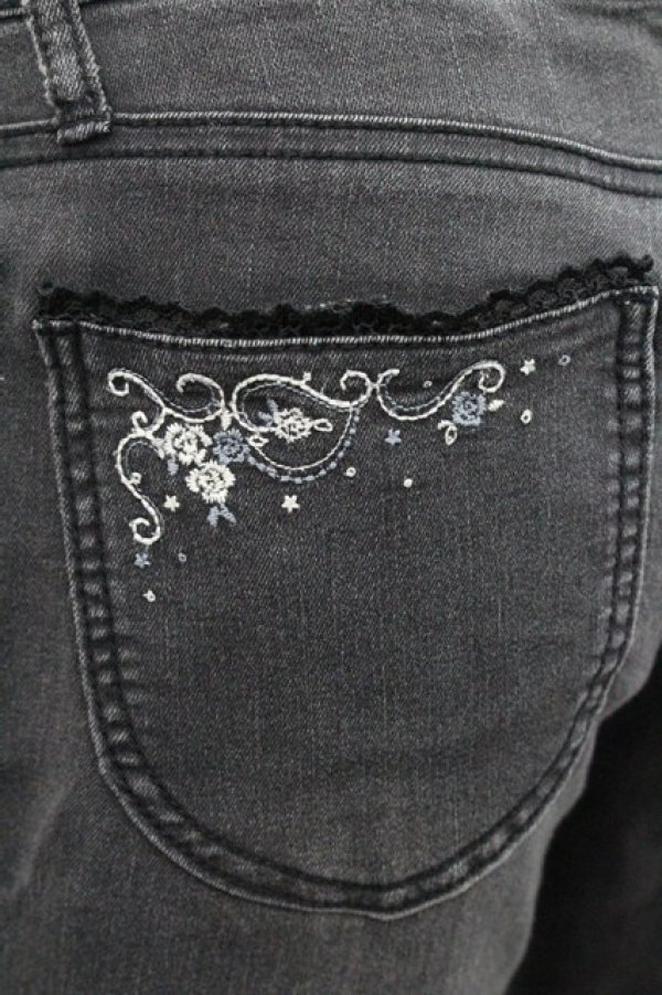 画像4: axes femme / ポケット刺繍デニムパンツ  黒デニム I-25-12-27-118-AX-PA-SA-ZI (4)