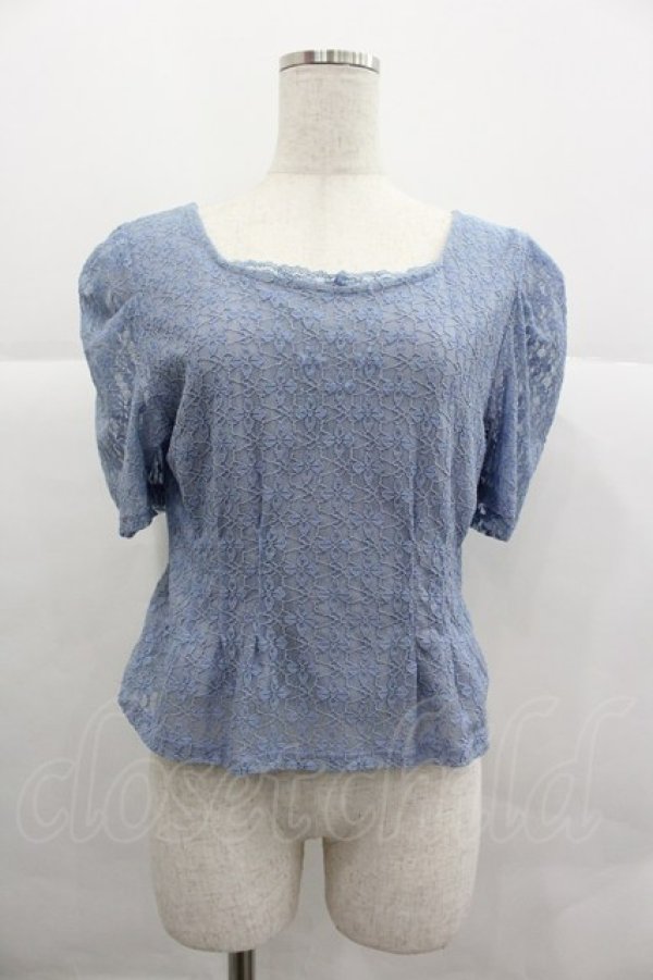 画像1: axes femme / ショート丈タック入レースプルオーバー  サックス I-25-12-29-064-AX-TO-SA-ZI (1)