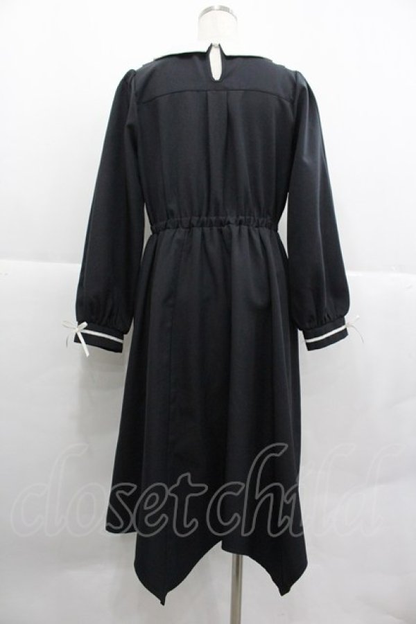 画像2: axes femme / ブロッキング風イレヘムワンピース  黒Ｘ白 I-25-12-29-068-AX-OP-SA-ZI (2)