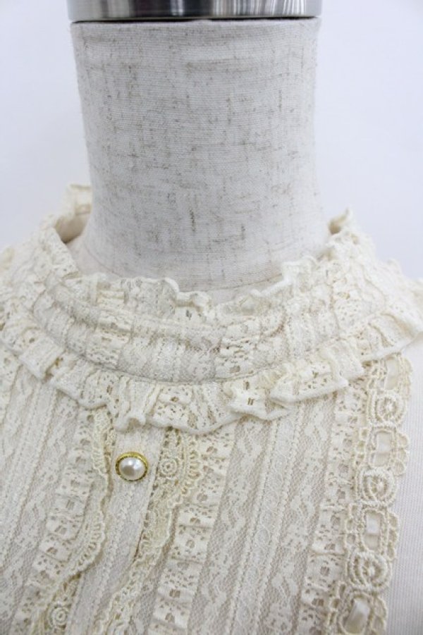 画像3: axes femme / 胸元レース切替カットソーブラウス M アイボリー I-25-12-29-041-AX-TO-SA-ZI (3)